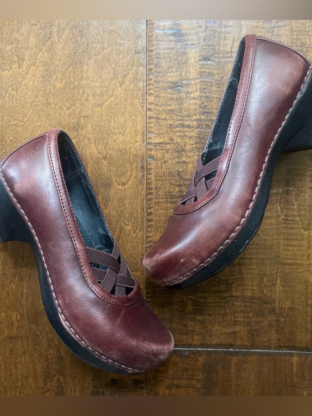 Dansko Tilda Mary Jane oxblood/burgundy burnished leather wedge clogs Sz. 37